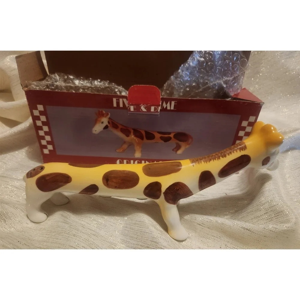 Vintage 1989 Five & Dime Inc Long Giraffe Ceramic Salt & Pepper Shaker NOS